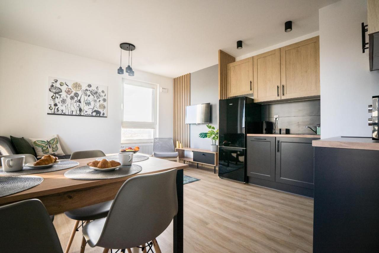 Bizapartments - Modern Flats With Parking Varşova Dış mekan fotoğraf
