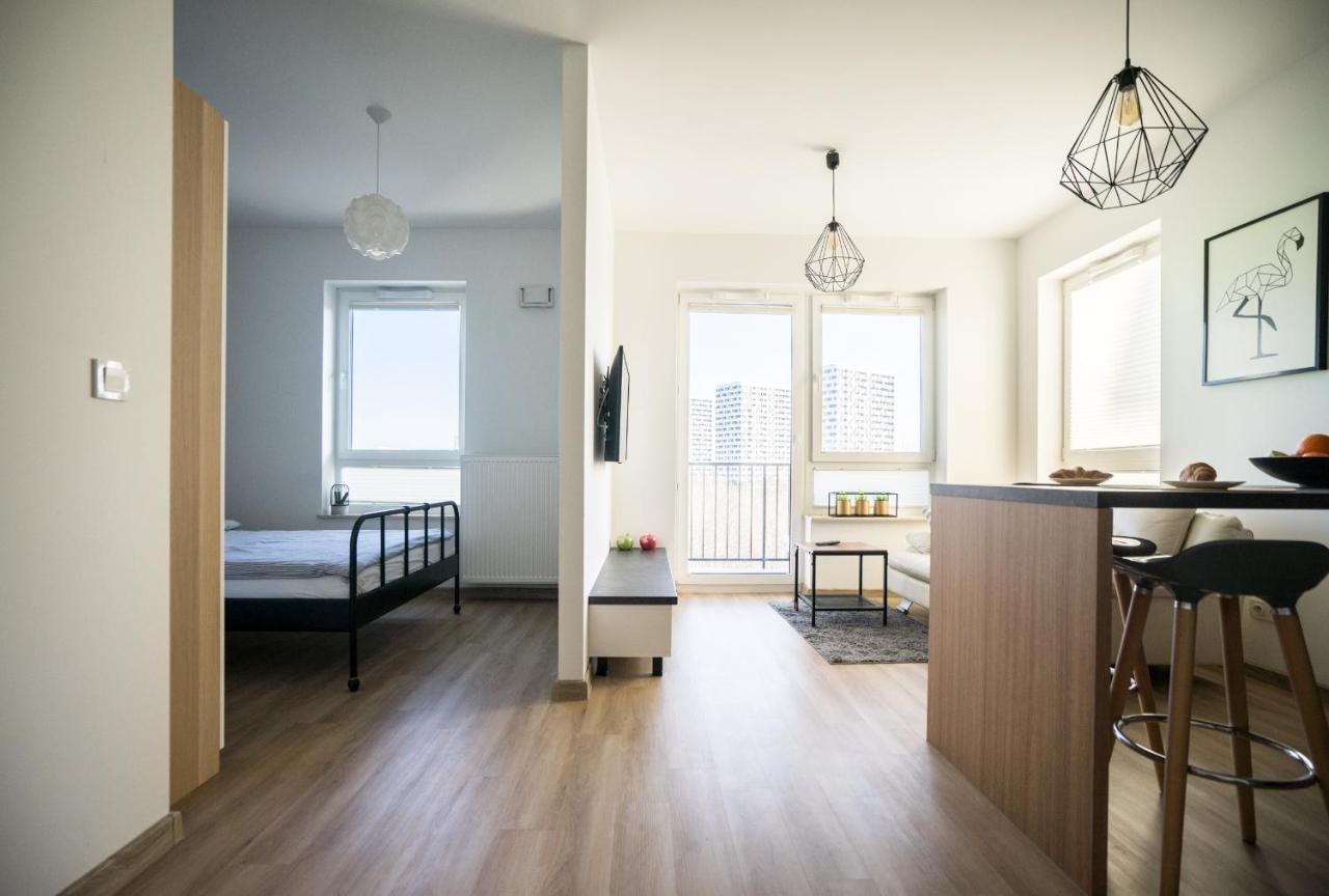Bizapartments - Modern Flats With Parking Varşova Dış mekan fotoğraf