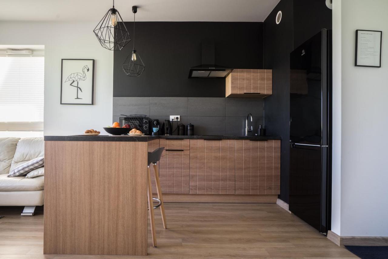 Bizapartments - Modern Flats With Parking Varşova Dış mekan fotoğraf