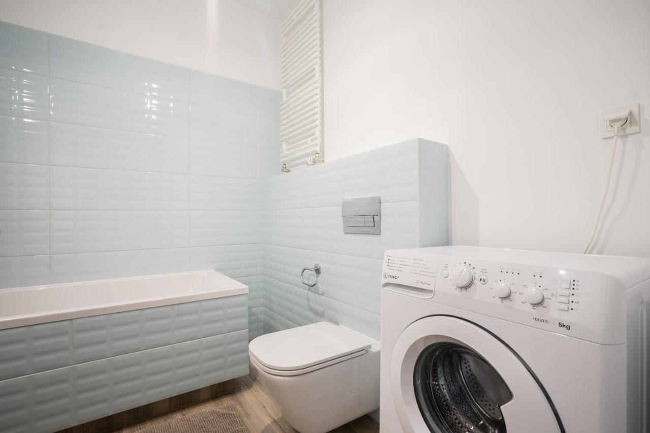 Bizapartments - Modern Flats With Parking Varşova Dış mekan fotoğraf