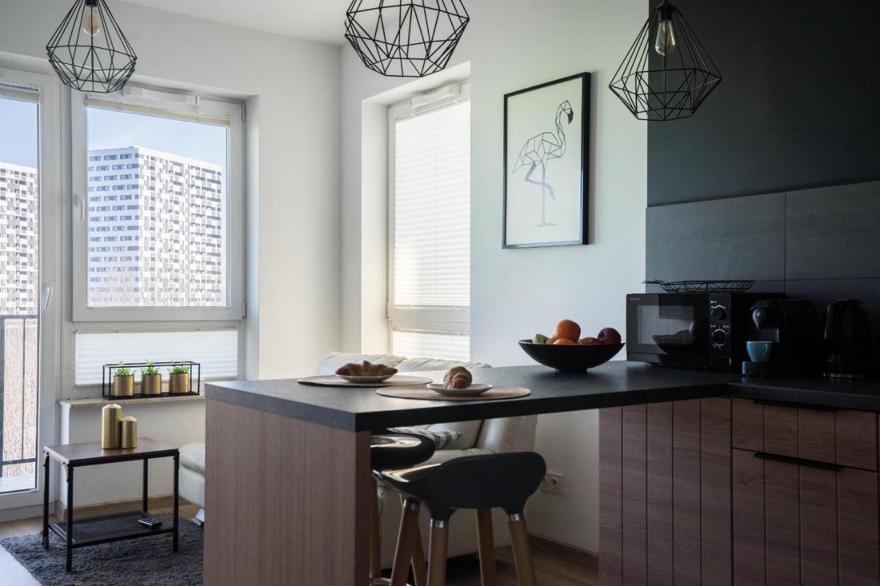 Bizapartments - Modern Flats With Parking Varşova Dış mekan fotoğraf